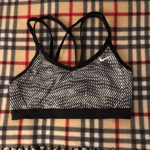 Women’s Nike dri fit light sport bra